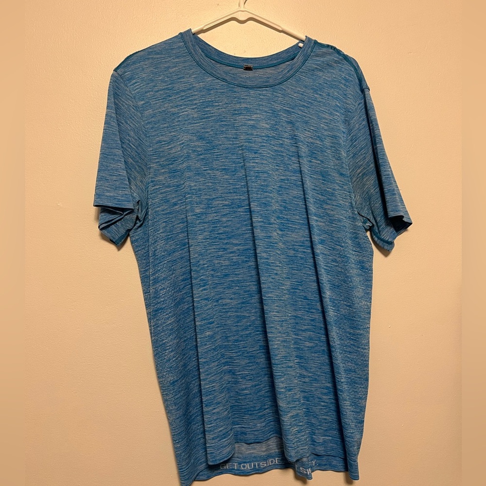 Men’s lululemon athletic shirt. Size large